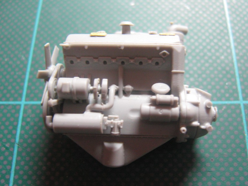 detail engine right.JPG