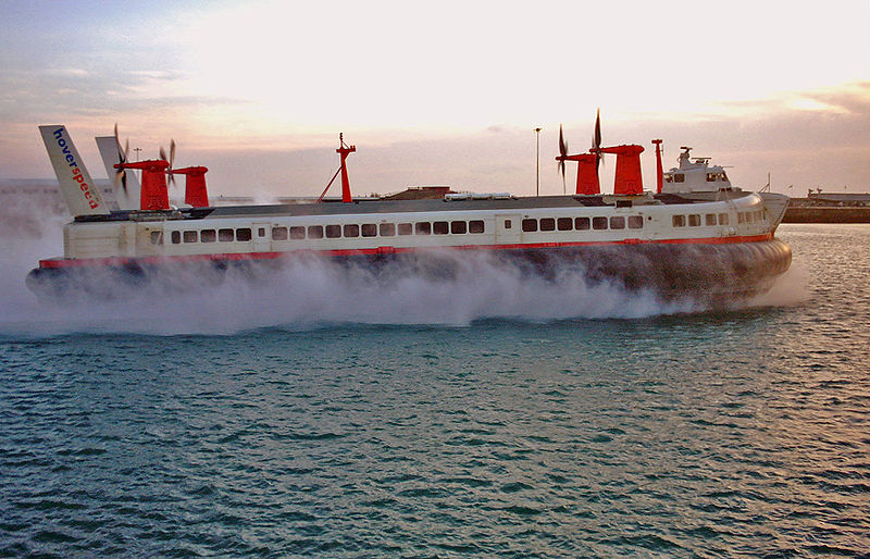 800px-SRN4_Hovercraft_Mountbatten_Class.jpg
