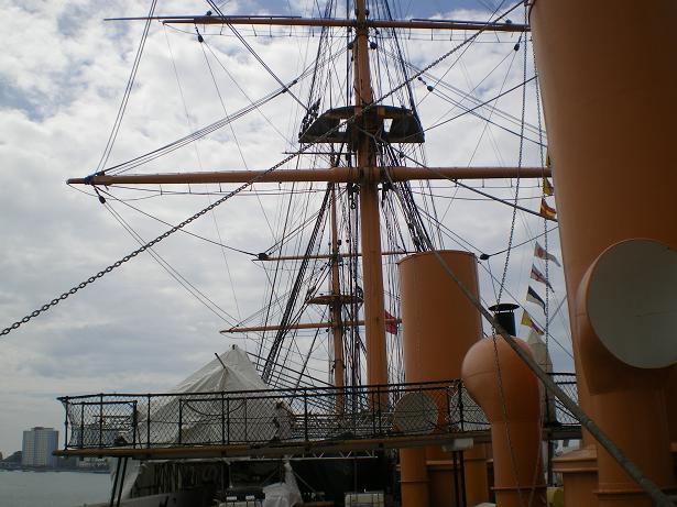 ships 910.jpg